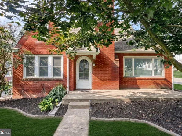 825 Main St, Mc Alisterville, PA 17049