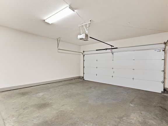 5th image of 1021 Pavillion St Unit 6