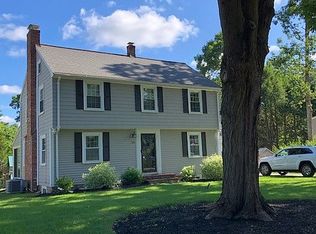 24 Homestead Rd, Lynnfield, MA 01940