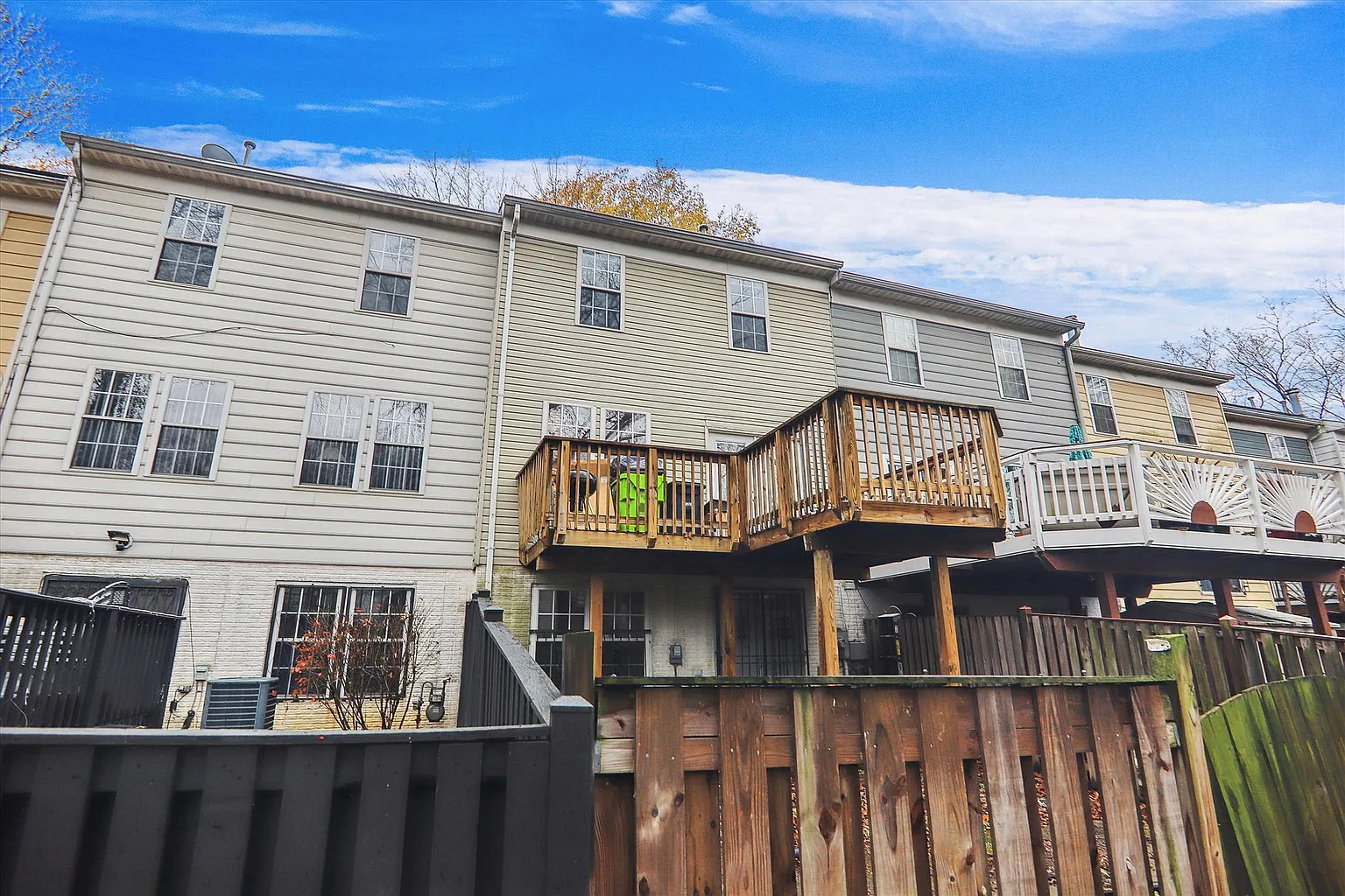 5626 Onslow Way photo 1