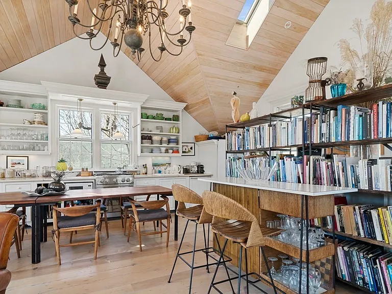 2 Kite Hill Ln — Photo 2