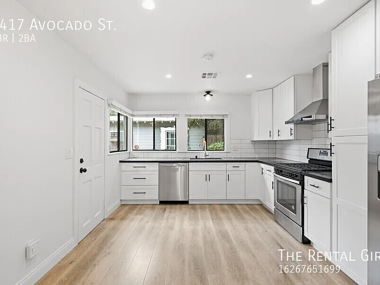 4417 Avocado St — Photo 2