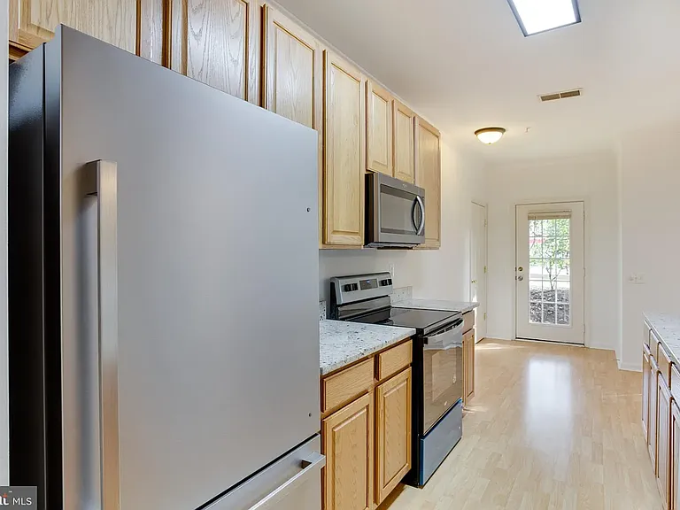 39 Harbour Heights Dr — Photo 6