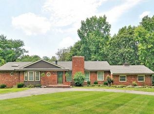 1335 Wilton Ln, Saint Louis, MO 63122