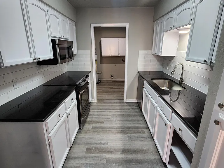 6741 Heavens Gate Dr — Photo 10