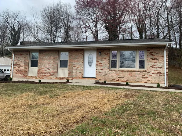 756 Kenyon Rd, Vinton, VA 24179