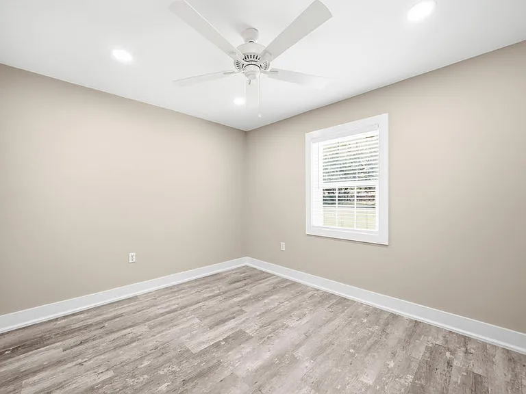 942 Rue De Palms Dr — Photo 32