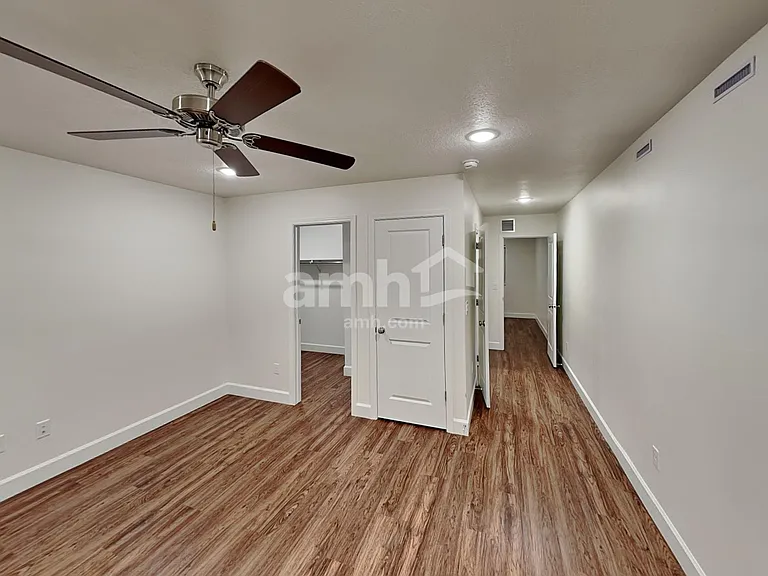 278 N Allen Ln — Photo 8