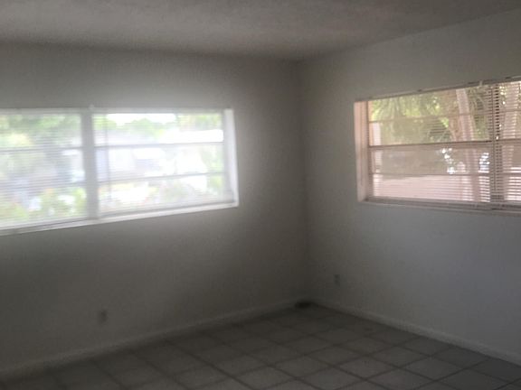 3rd image of 190 SE 12th Ave APT 1A