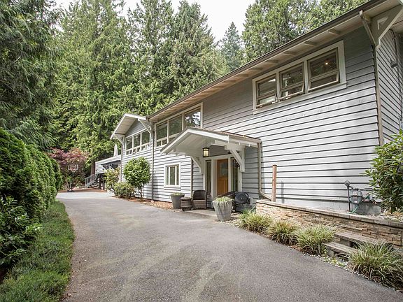2nd image of 5770 Primrose Pl