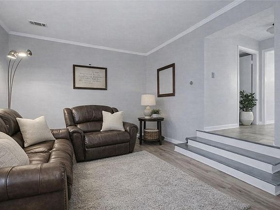 5th image of 260 SW Manning Rd #10