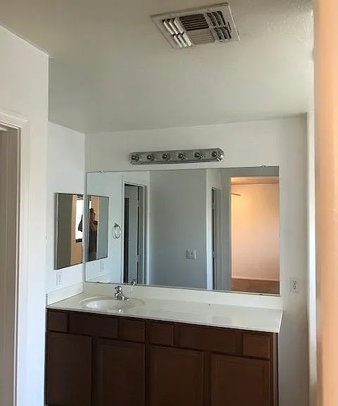6908 S 7th Ln — Photo 9