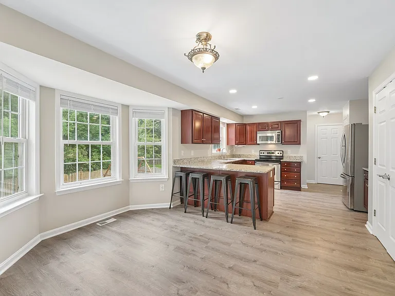 713 Mimosa Cove Rd — Photo 36
