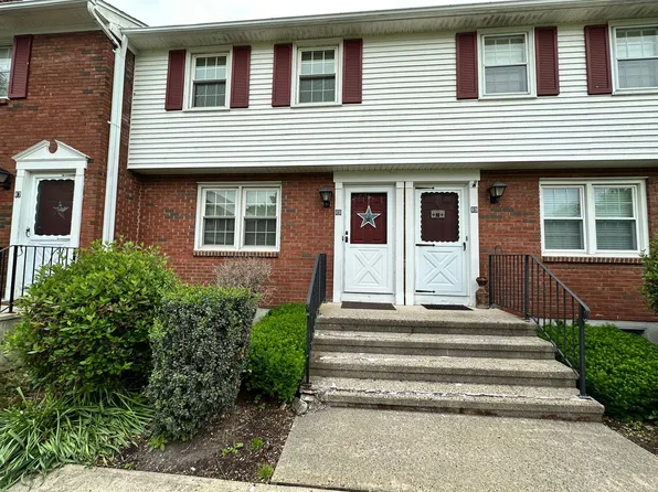 88 Brandywine Ln, Suffield, CT 06078