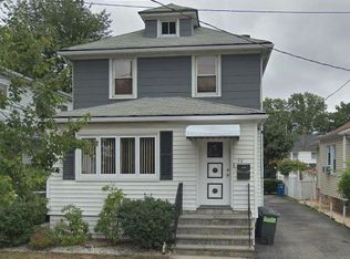 29 Acorn Ter, New Rochelle, NY 10801