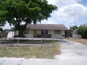 4th image of 6831 Boston Dr