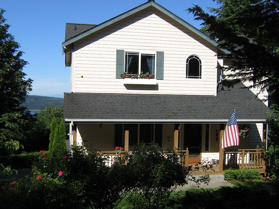 Custom Built Cape Cod with Awesome View