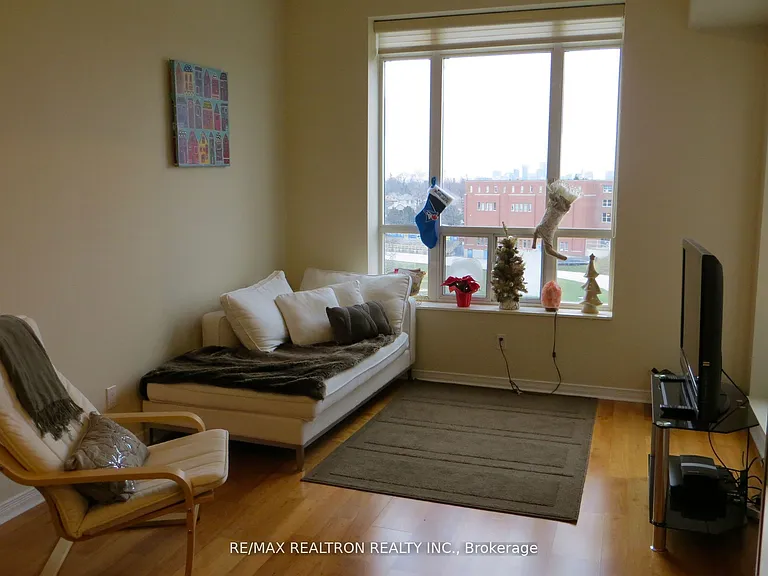 451 Rosewell Ave #607 — Photo 7