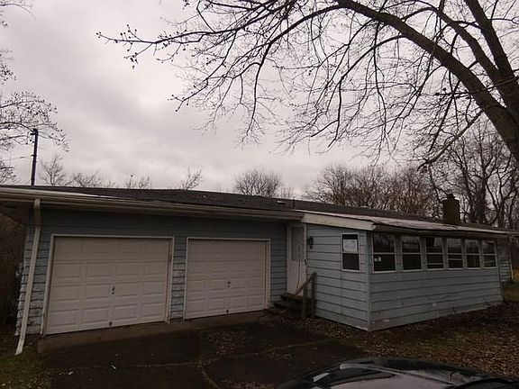 2nd image of 27 Seneca Dr