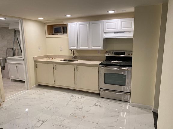 3rd image of 22 Stuyvesant Ave
