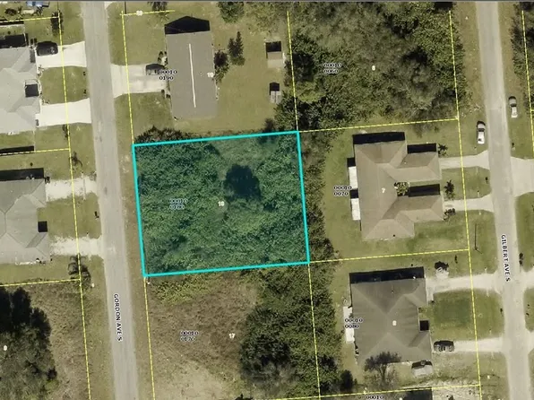 325 & 327 Gordon Ave S, Lehigh Acres, FL 33973