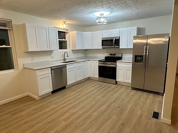 2nd image of 110 Edge Field Cir