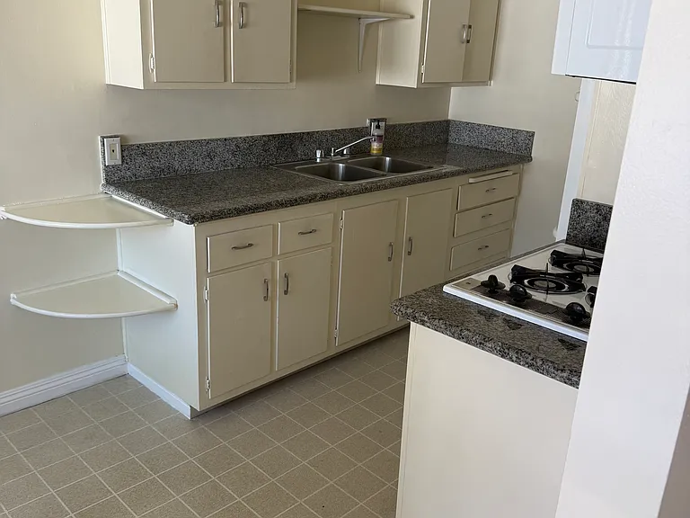 5313 Ruby St #5 — Photo 9