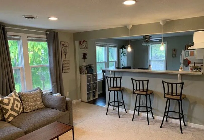 3 bed, 1.0 bath, 1100 sqft, $1,595 — Photo 4