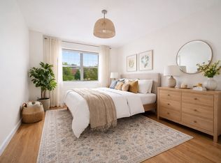 75-25 153rd St #240, Flushing, NY 11367