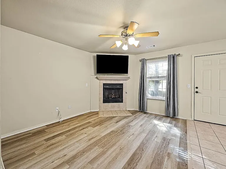 2351 W Skyler Dr — Photo 4