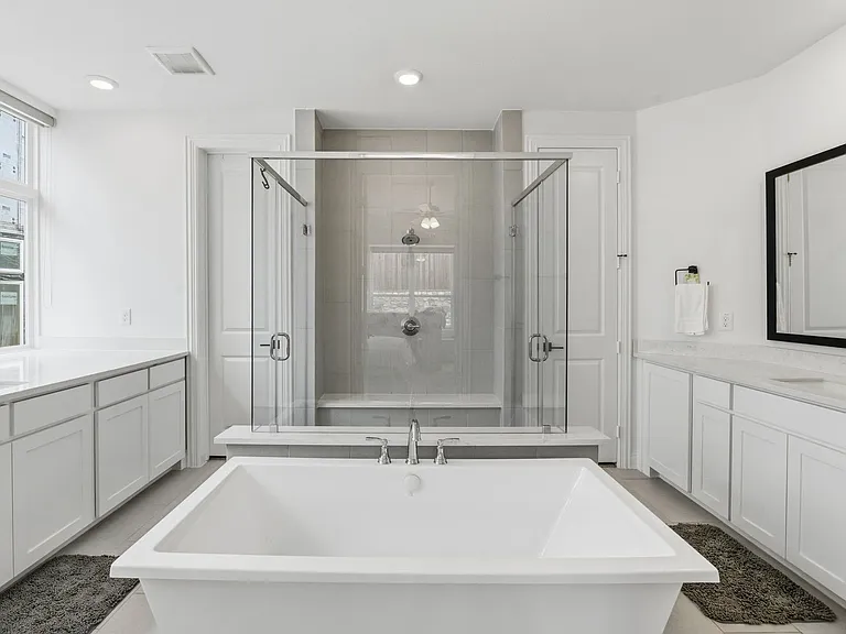 2704 Warm Springs Ln — Photo 16