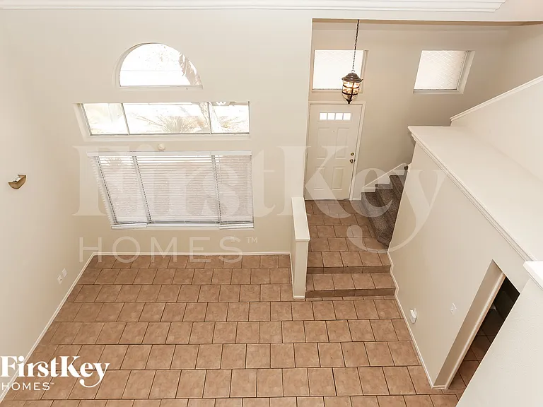 1673 Black Hills Way — Photo 3
