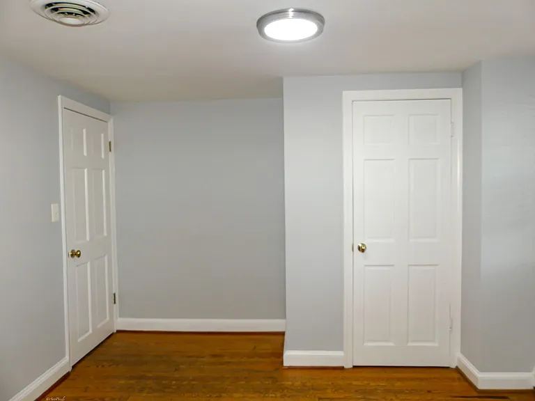 903 Crestview Dr — Photo 10