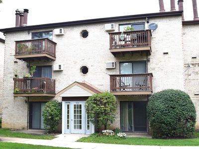 524 E Spruce Dr APT 2A, Palatine, IL, 60074