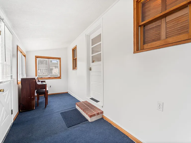 324 Ogden Station Rd — Photo 8