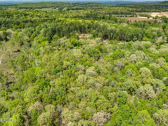 5th image of 537 Oak Grove Rd