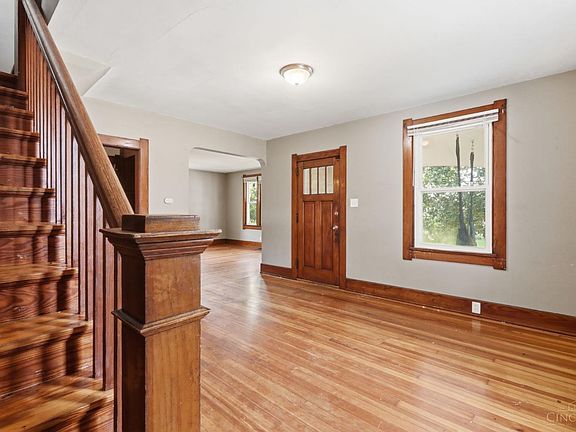 4th image of 1530 Kinney Ave