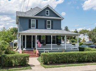 327 Court House Rd, Franklin Square, NY 11010