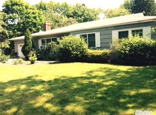 7 Bathing Beach Rd, Hampton Bays, NY 11946