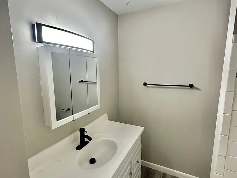 311 University Dr. — Photo 35