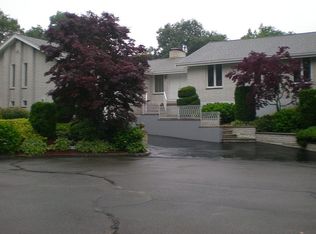 7 Overlook Rd, Stoneham, MA 02180