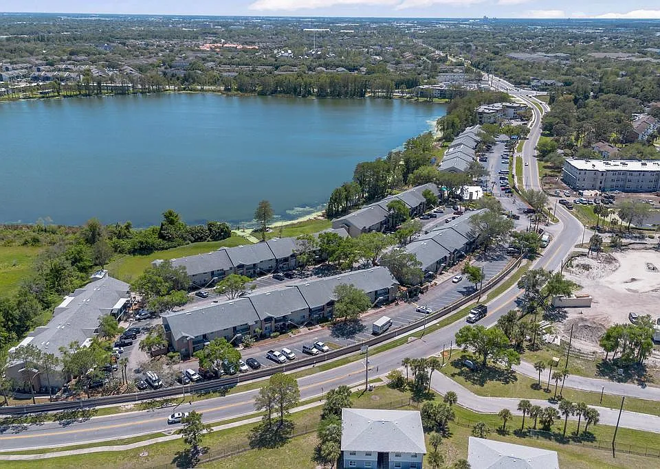 Bella Lago Apartments