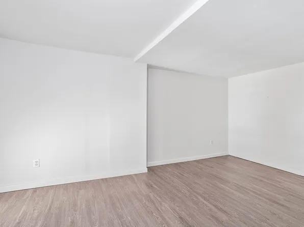 88 Fulton Street image 8 of 9