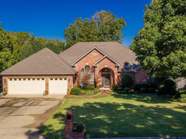 38 Chatel Dr, Little Rock, AR 72223