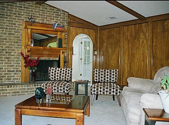 3rd image of 3305 Oak Hill Dr