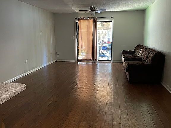 2nd image of 106 Stonehedge Dr