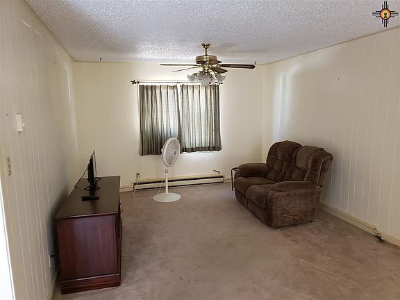 3rd image of 204 N Globe Ave