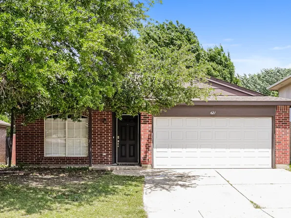 621 Hollyberry Dr, Mansfield, TX 76063
