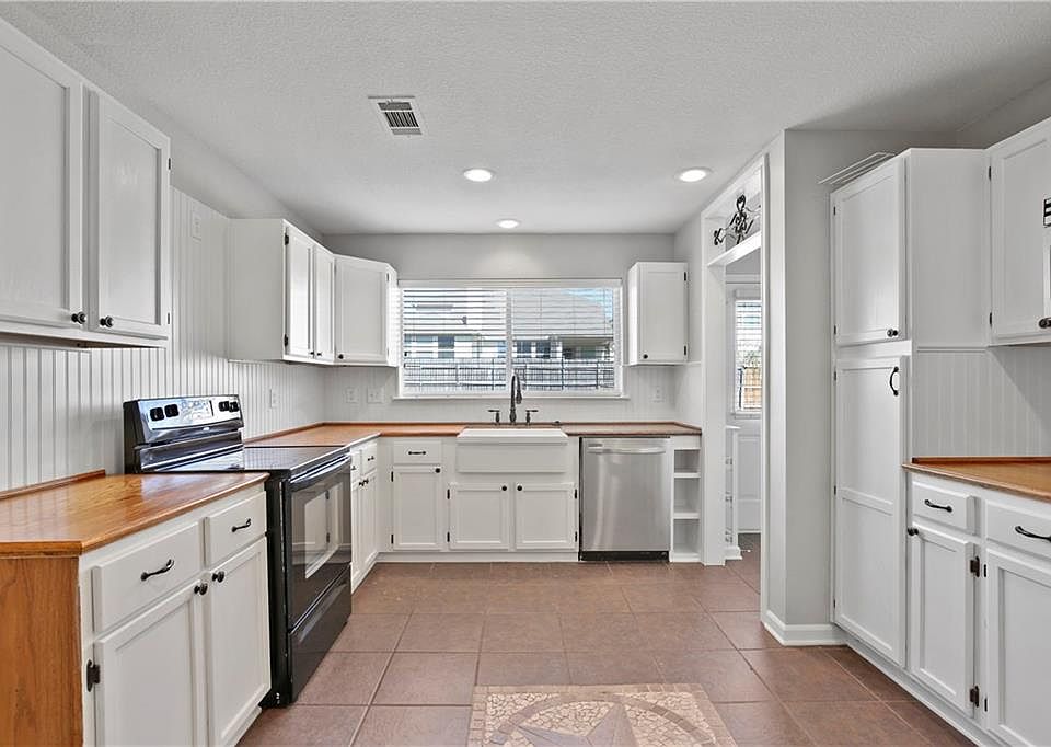 1st image of 12528 Patnoe Dr