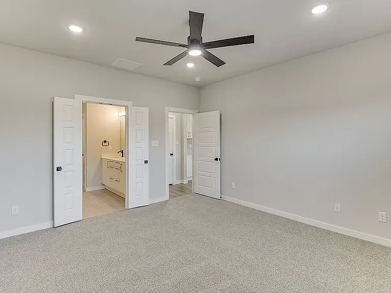 4402 Clovis Ave — Photo 16